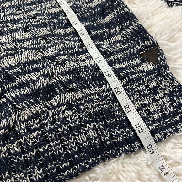 Guess slouchy cowl neck navy blue and white knit sweater womens size medium - Picture 5 of 11